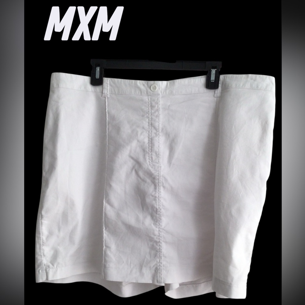 😉MXM White Button-Front SKORT